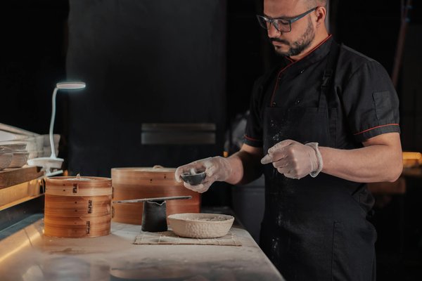 ¿Cómo seleccionar el mobiliario ideal para un bar?